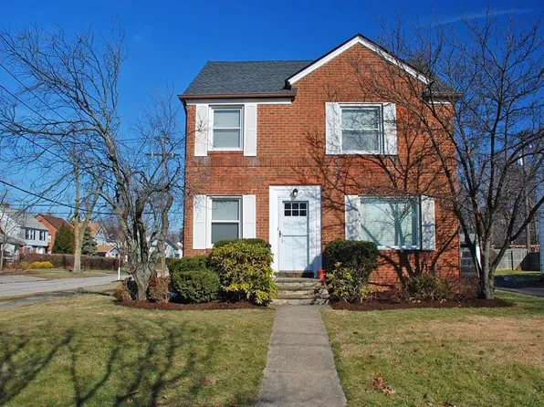 3721 Silsby Rd, University Heights, OH 44118