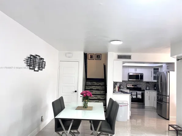 6126 Seven Springs Blvd, Greenacres, FL 33463