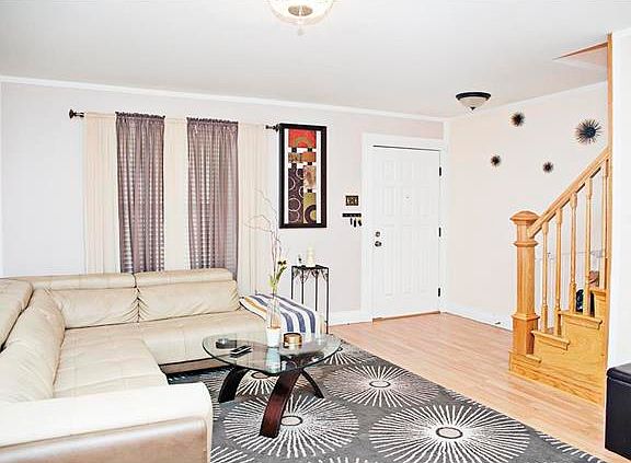 3rd image of 4255 Mansard Dr