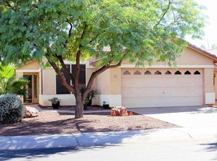 135 W Oxford Ln, Gilbert, AZ 85233