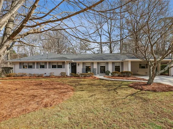 2077 Luray Ct, Dunwoody, GA 30338