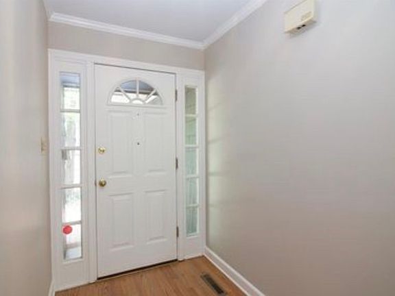 2nd image of 105 S Ridge St