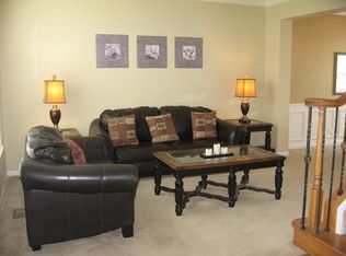 166 Charleston Ln, Gilberts, IL 60136