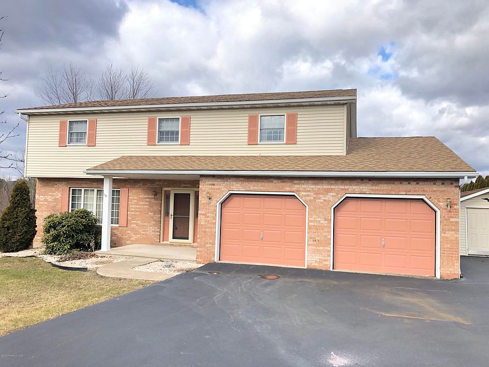 1st image of 119 Doral Dr