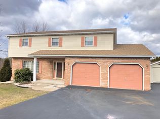 119 Doral Dr, Sugarloaf, PA 18249