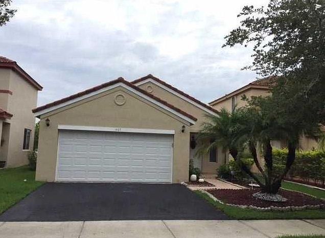 1st image of 1427 Presidio Dr