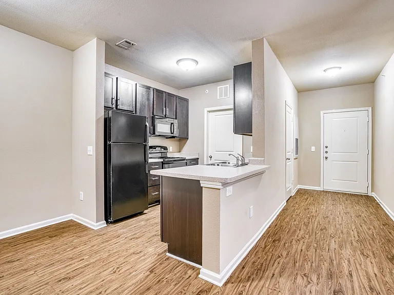 1044 Norwood Park Blvd — Photo 14
