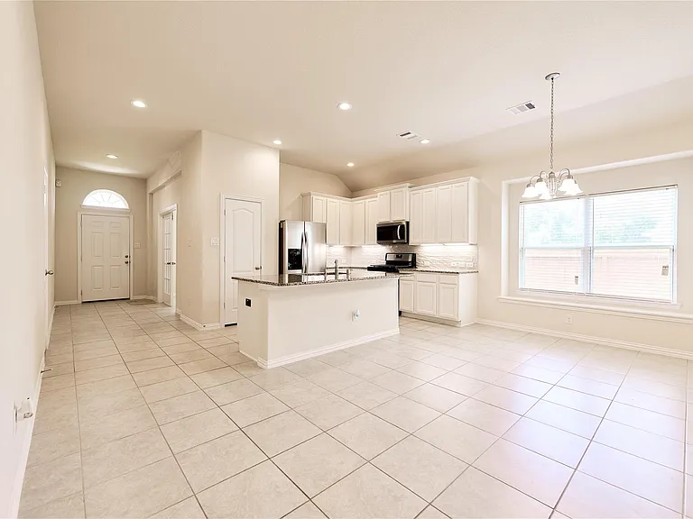604 Linnwood Dr W — Photo 13