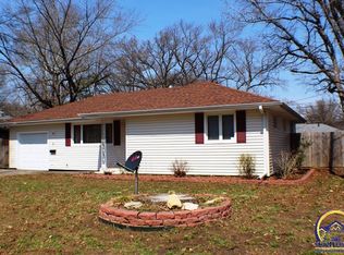 4012 SW Shunga Dr, Topeka, KS 66614