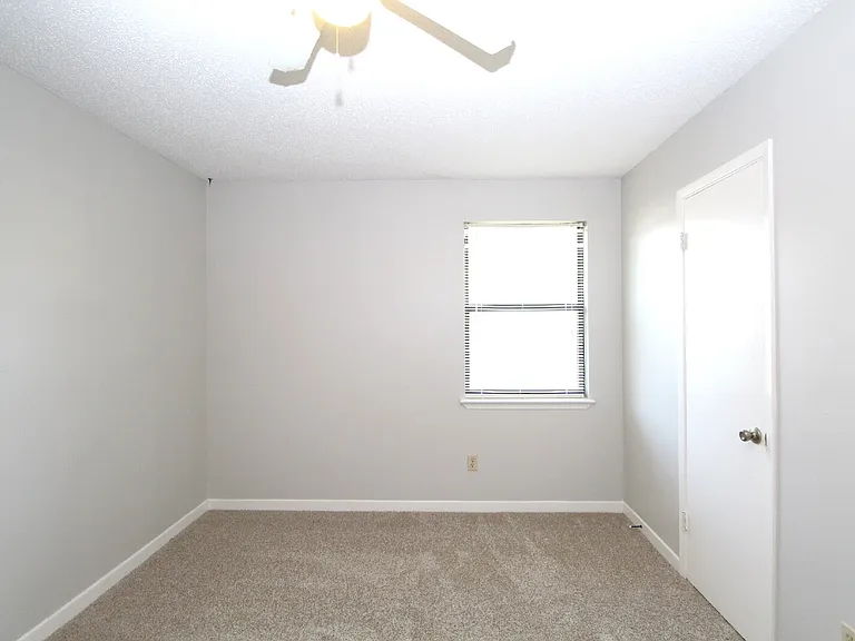 8224 Tempest Dr — Photo 9