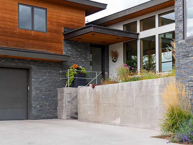 229 Arbour Dr E — Photo 10