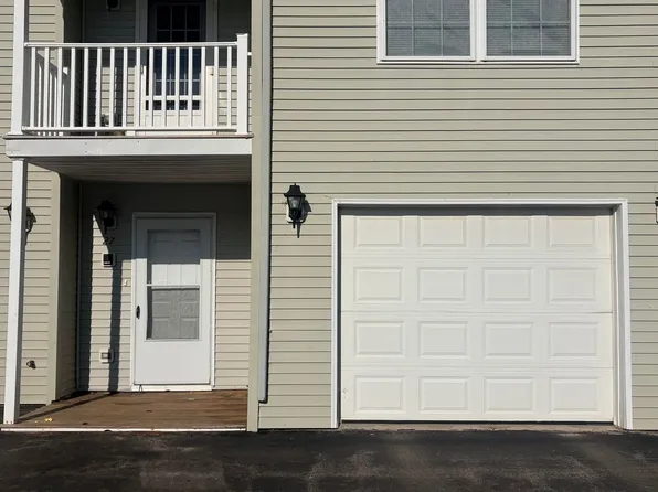 27 Ledges Ct, Lewiston, ME 04240