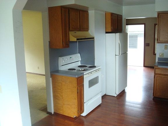 3rd image of 4549 Juli Ct SE