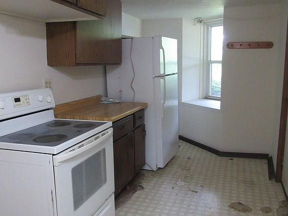 4th image of 318 Mandt Pkwy #1