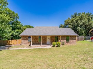 602 Alameda Rd, Azle, TX 76020