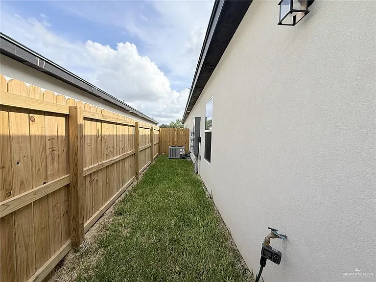 4225 Heron Ave #14 — Photo 18