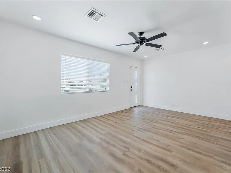 1610 E Ogden Ave — Photo 8