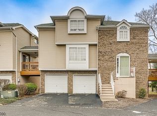 26 Whispering Way W, Berkeley Heights, NJ 07922