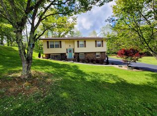 1241 Nassau Dr, Kingsport, TN 37660