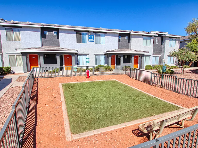 Aero Townhomes — Photo 4