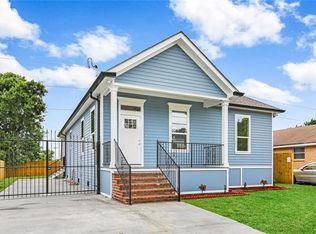3204 Pakenham Dr, Chalmette, LA 70043
