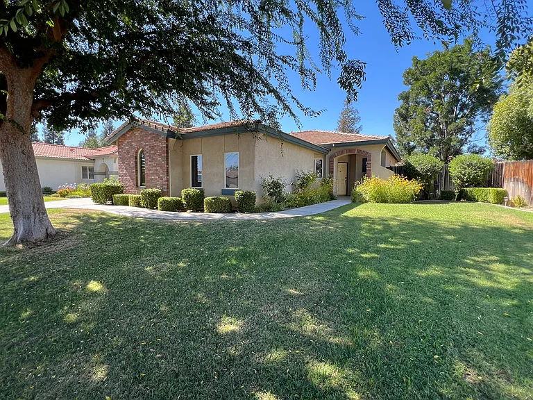 9708 Bossa Nova Ct — Photo 1