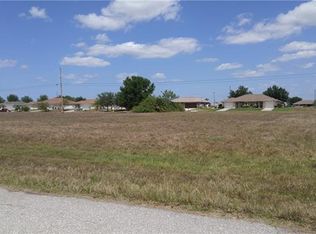 2221 NE 15th Ter, Cape Coral, FL 33909