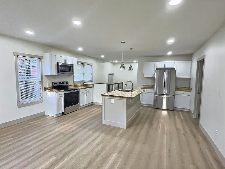 1215 N Washington St — Photo 3