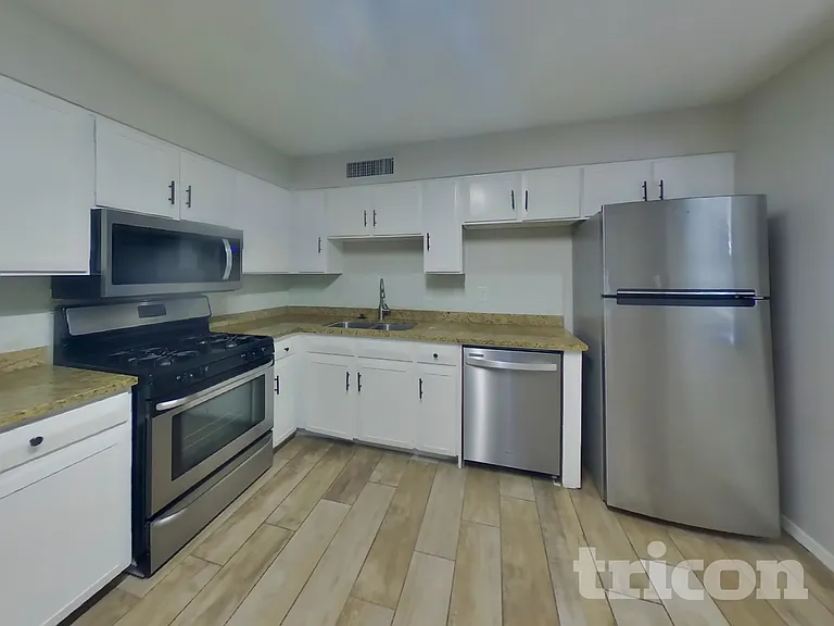826 W Del Rio St — Photo 5