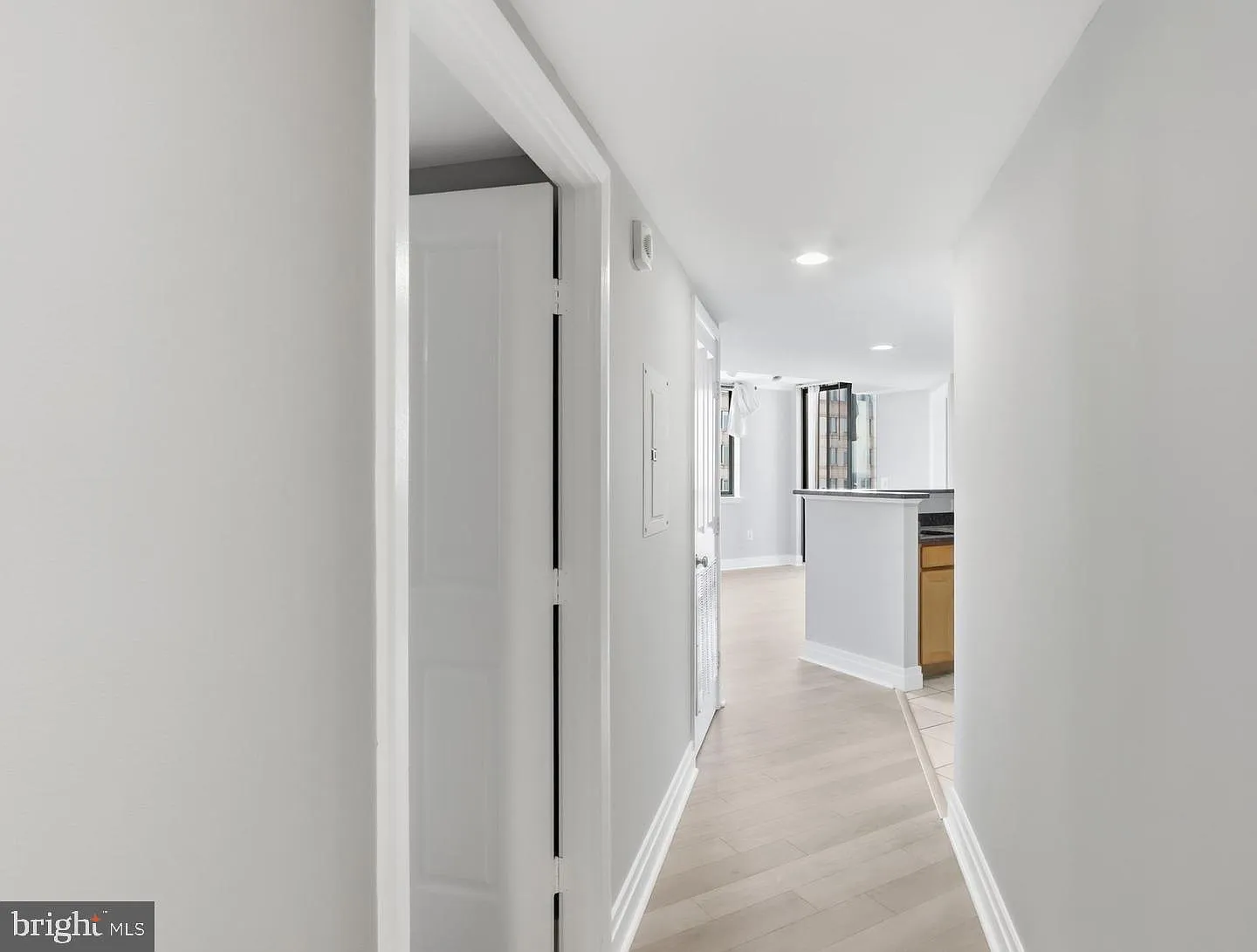 2 bed, 1.0 bath, 789 sqft, $2,000 — Photo 4
