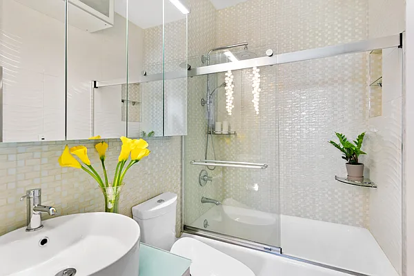 Sold by Compass | media 22