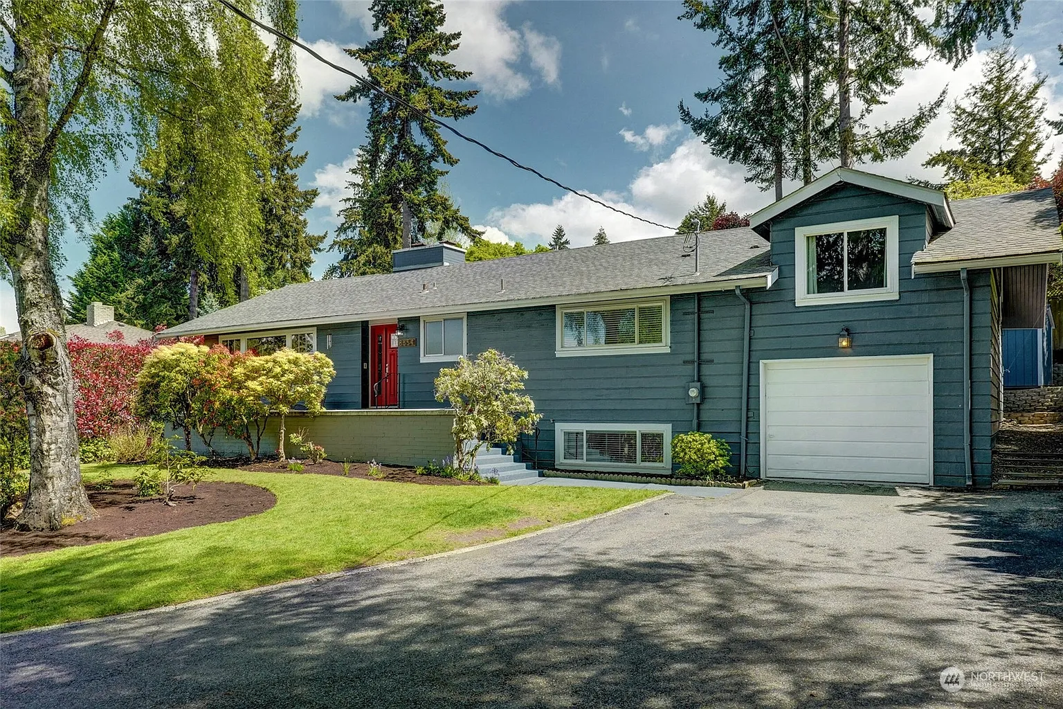 18654 Marine View Drive SW photo 1