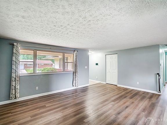 4th image of 5945 Hartwick Ln