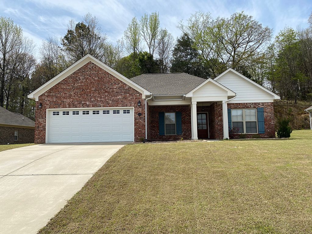 1049 Pebble Creek Dr - Property Image