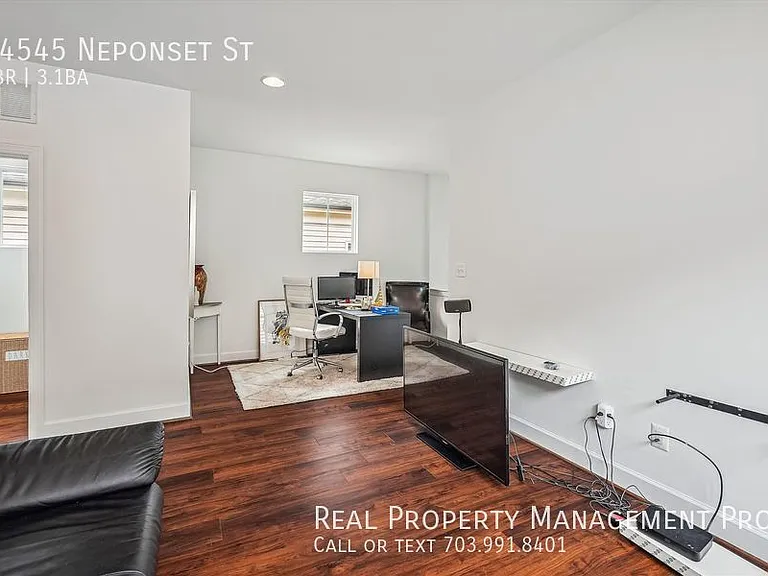 44545 Neponset St — Photo 22