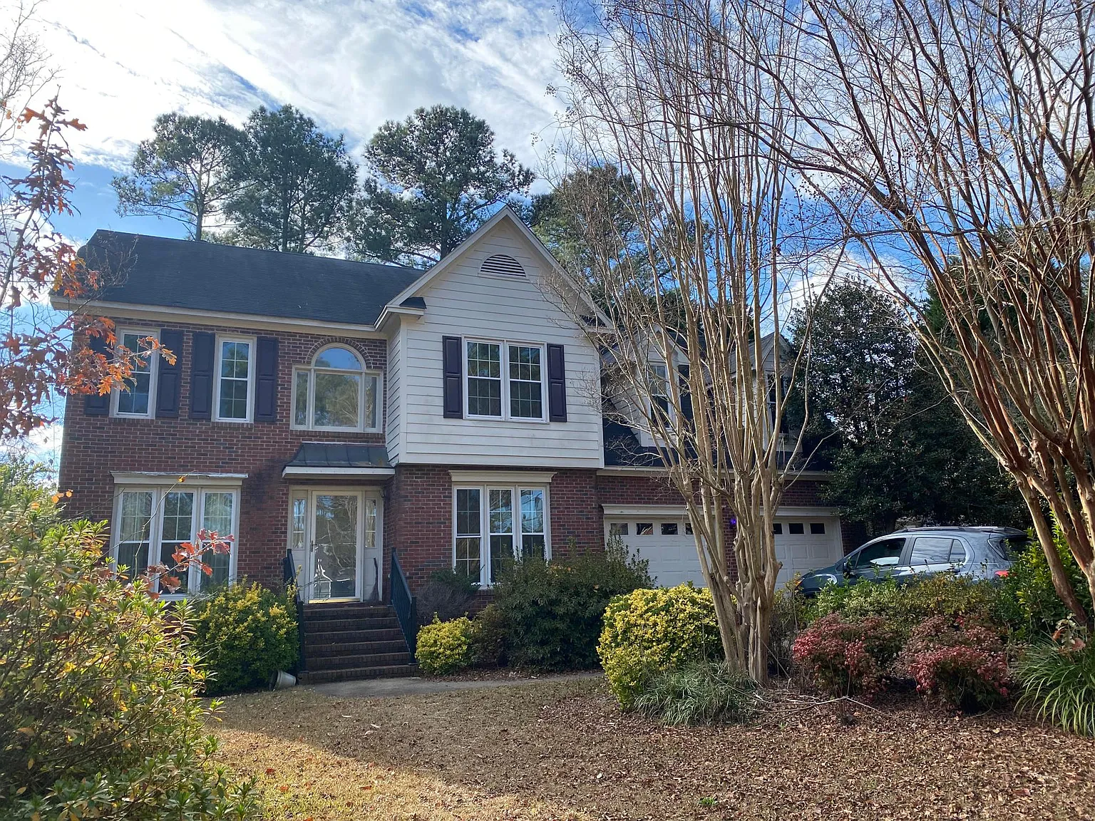 4 bed, 3.5 bath, 2800 sqft, $2,350 — Photo 2