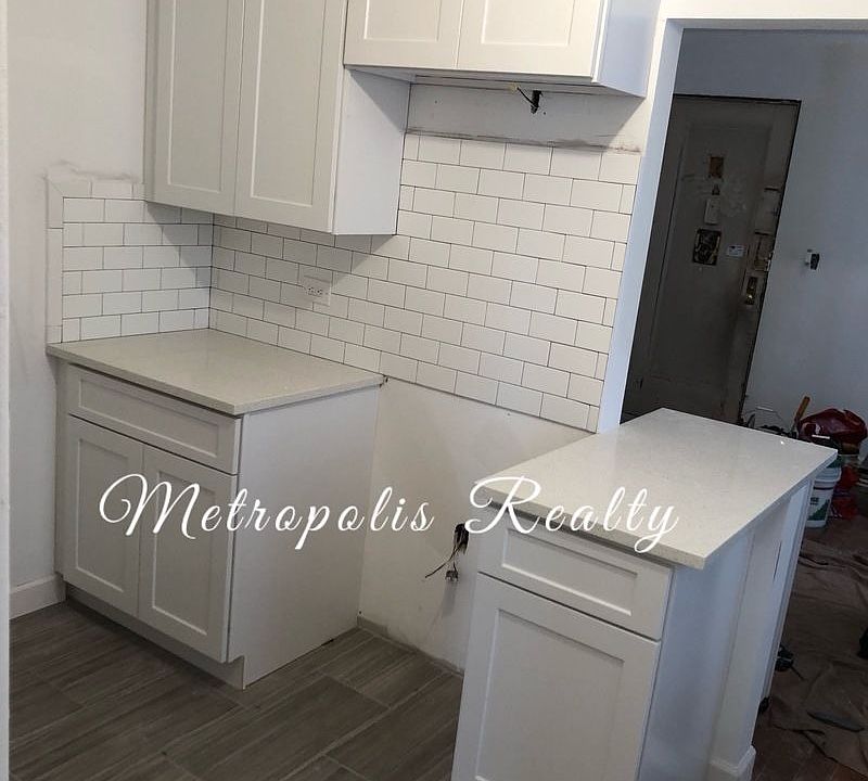1st image of 2159 27th St #3