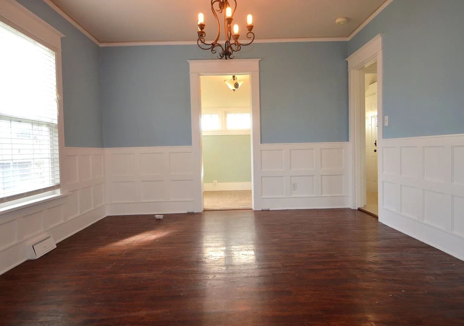 Updated Turn of the Century Craftsman in Tacoma! — Photo 4