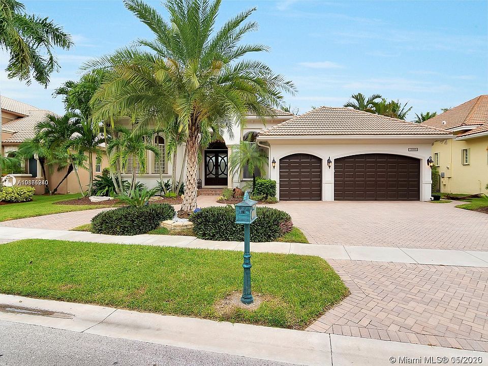 1st image of 10889 Blue Palm St #10889