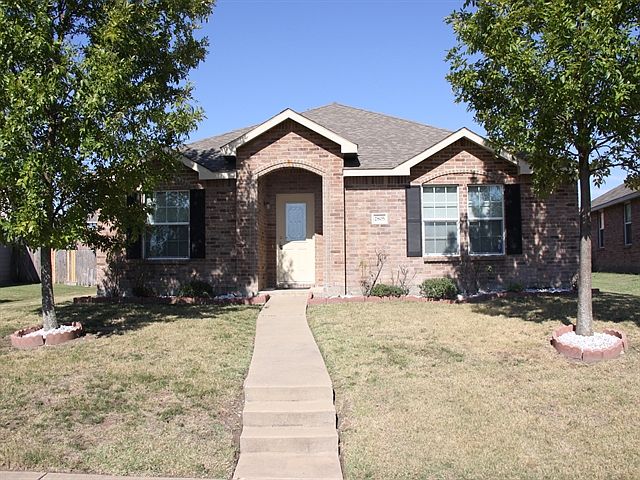1st image of 2805 Meadow Bluff Dr