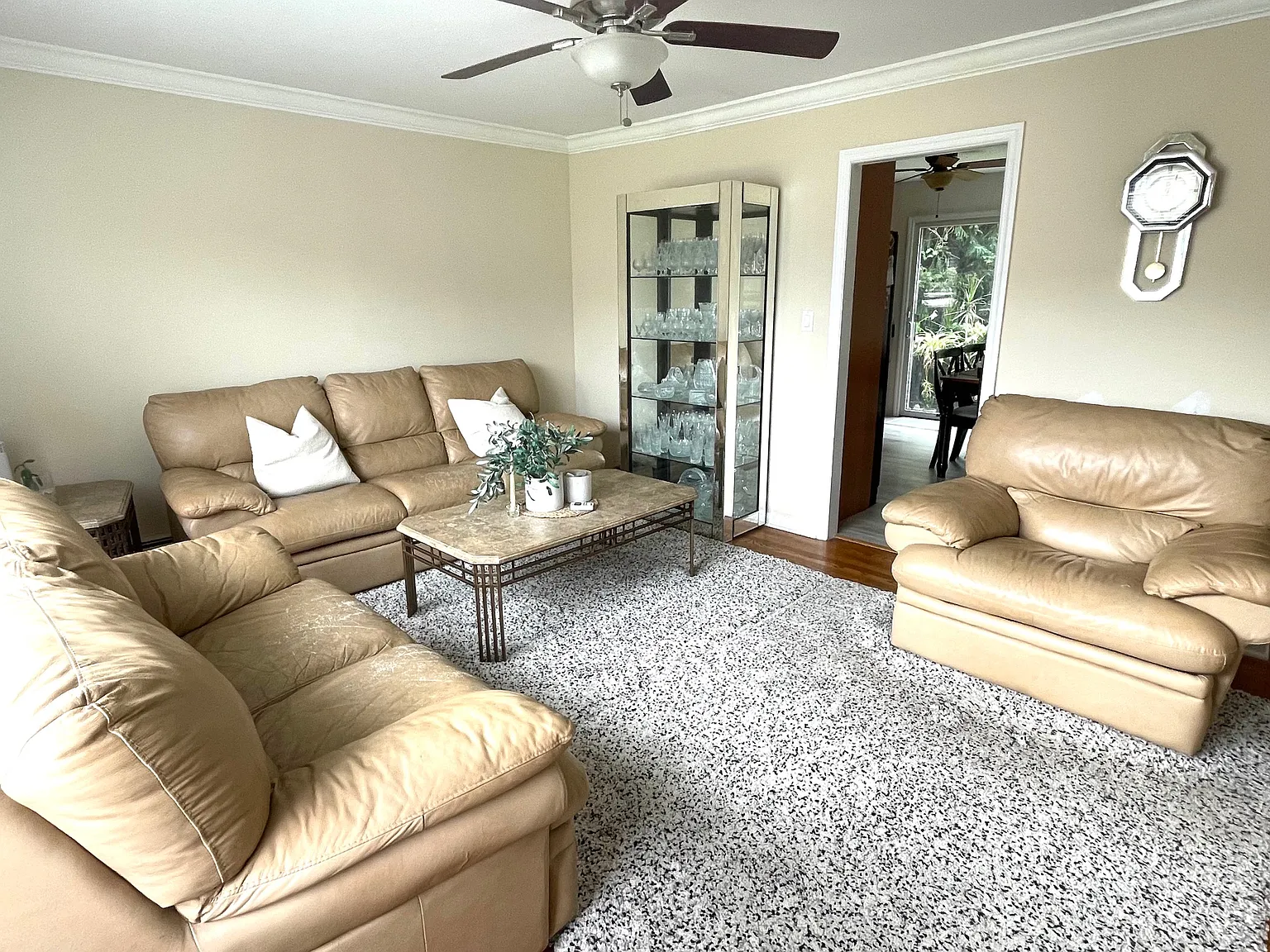 3 bed, $3,300 — Photo 2
