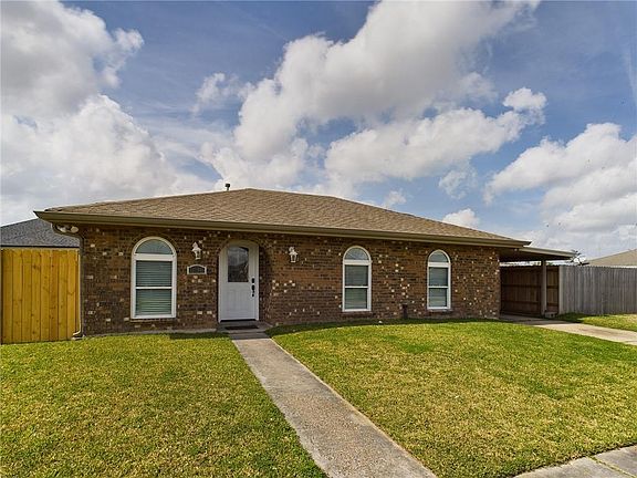 2nd image of 3704 Plaza Dr
