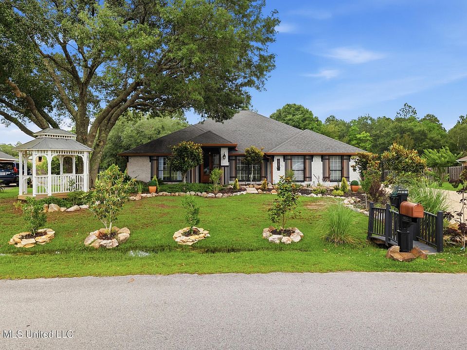 1st image of 10265 Lake Forest Dr