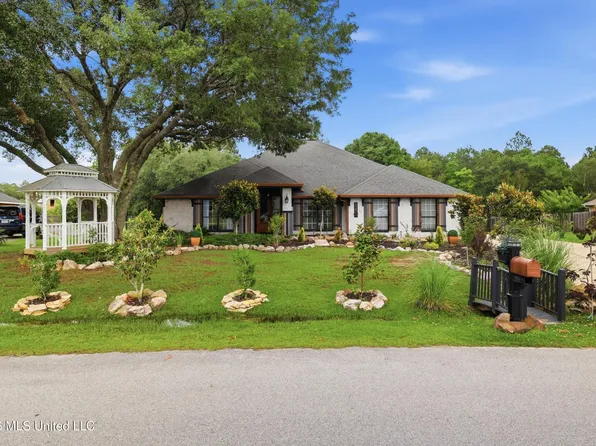 10265 Lake Forest Dr, Vancleave, MS 39565