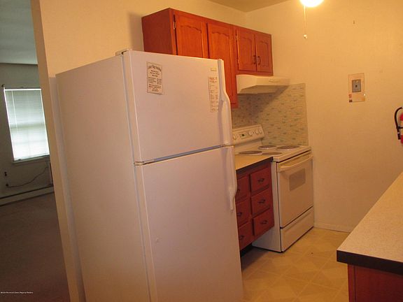 3rd image of 104A Edinburgh Ln #1001