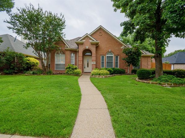 4828 Holly Berry Dr
