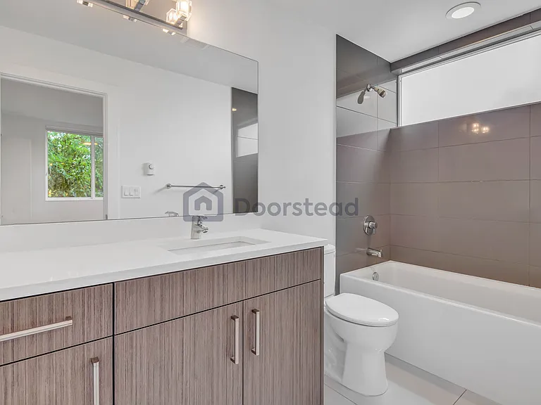 4226 Evanston Ave N — Photo 28