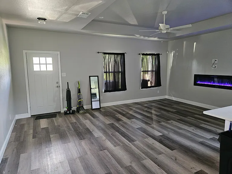 803 Jones St — Photo 2