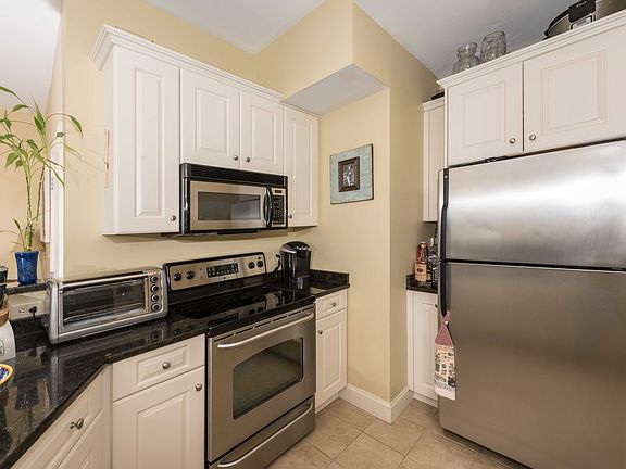 2nd image of 188 Summer St Unit 3