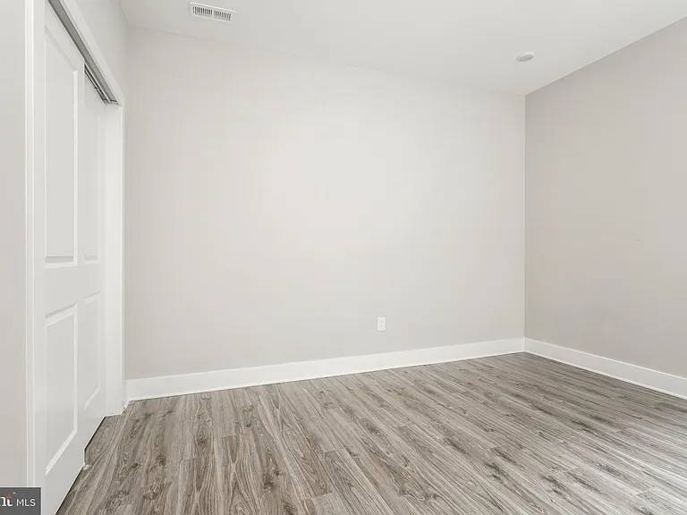2162 E Norris St #402 — Photo 5
